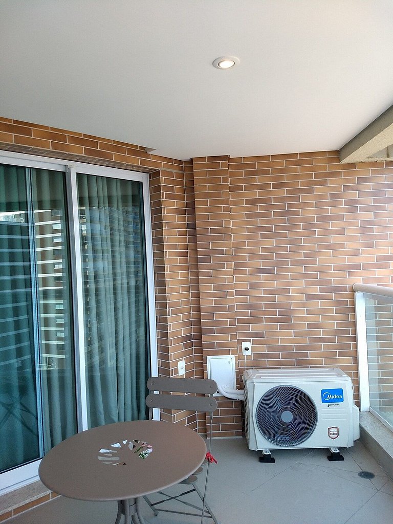 Estanconfor Santos Vista Mar AC garagem arrumação andar bem