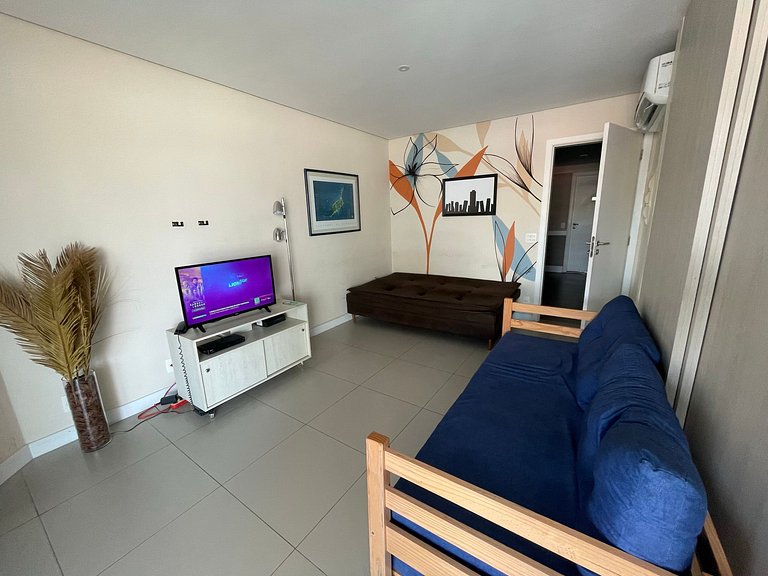 Unique (Ex-Estanconfor) Ar Cond, e sacada fechada Apto 1210