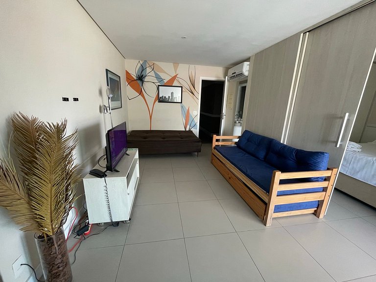 Unique (Ex-Estanconfor) Ar Cond, e sacada fechada Apto 1210