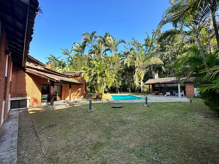 Casa 5 suítes, Piscina e Churrasqueira na Riviera em Bertiog