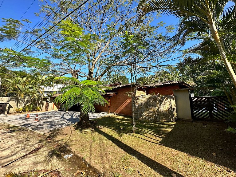 Casa 5 suítes, Piscina e Churrasqueira na Riviera em Bertiog