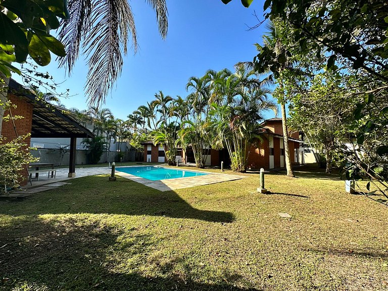Casa 5 suítes, Piscina e Churrasqueira na Riviera em Bertiog