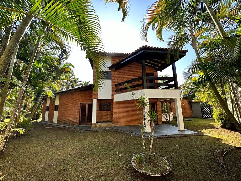 Casa 5 suítes, Piscina e Churrasqueira na Riviera em Bertiog
