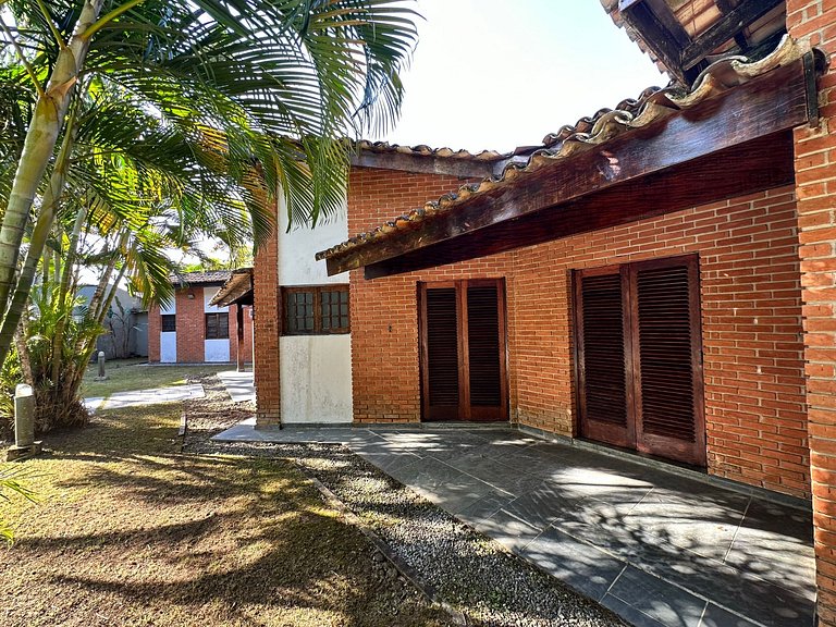 Casa 5 suítes, Piscina e Churrasqueira na Riviera em Bertiog