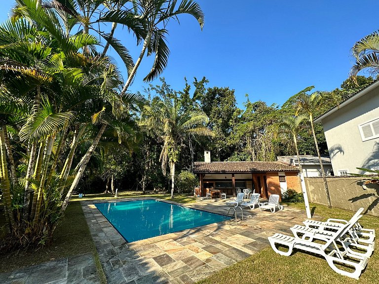 Casa 5 suítes, Piscina e Churrasqueira na Riviera em Bertiog