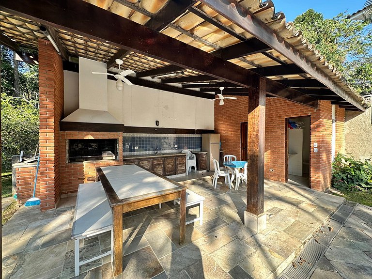 Casa 5 suítes, Piscina e Churrasqueira na Riviera em Bertiog