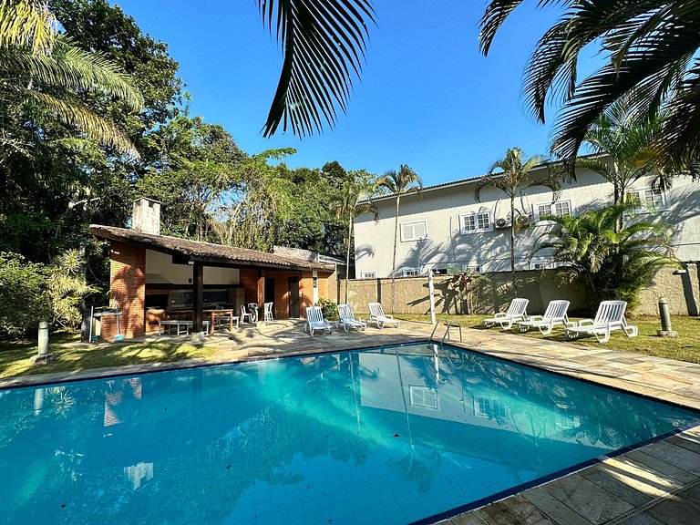 Casa 5 suítes, Piscina e Churrasqueira na Riviera em Bertiog
