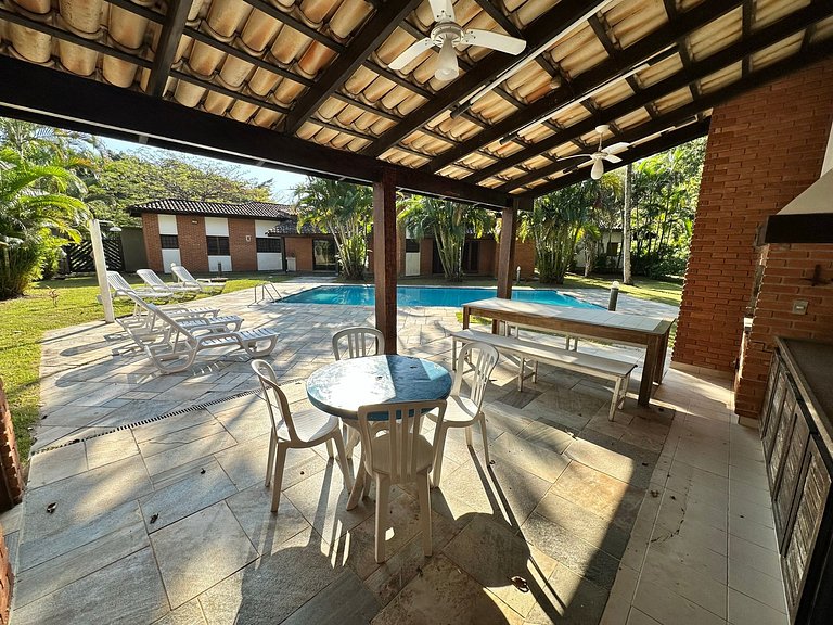 Casa 5 suítes, Piscina e Churrasqueira na Riviera em Bertiog