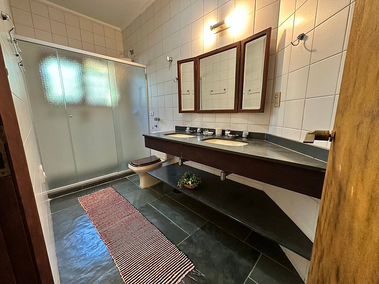 Casa 5 suítes, Piscina e Churrasqueira na Riviera em Bertiog