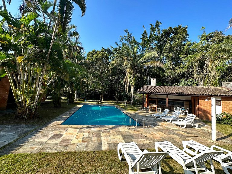 Casa 5 suítes, Piscina e Churrasqueira na Riviera em Bertiog