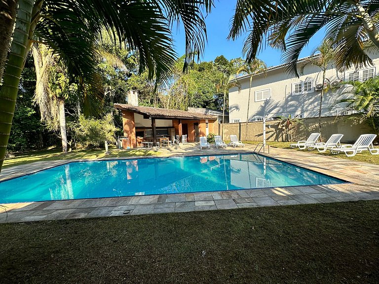 Casa 5 suítes, Piscina e Churrasqueira na Riviera em Bertiog
