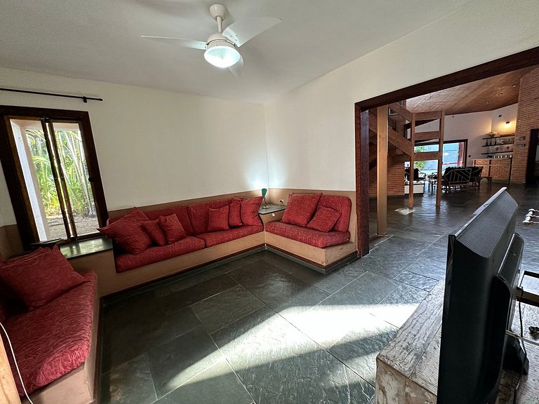 Casa 5 suítes, Piscina e Churrasqueira na Riviera em Bertiog