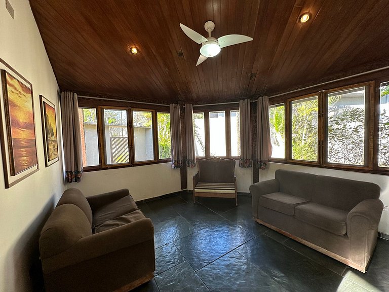 Casa 5 suítes, Piscina e Churrasqueira na Riviera em Bertiog