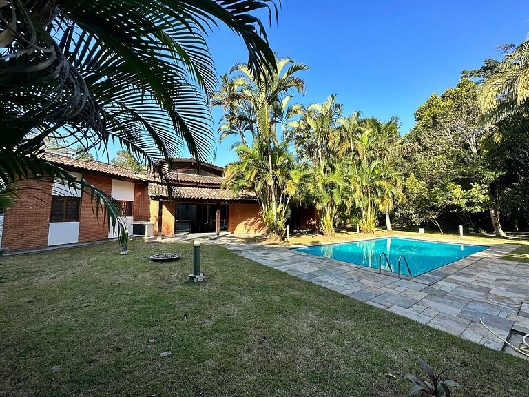 Casa 5 suítes, Piscina e Churrasqueira na Riviera em Bertiog