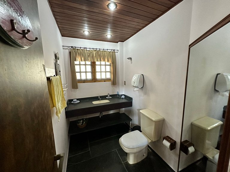 Casa 5 suítes, Piscina e Churrasqueira na Riviera em Bertiog