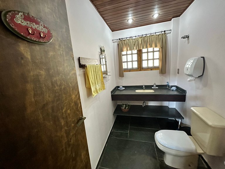 Casa 5 suítes, Piscina e Churrasqueira na Riviera em Bertiog