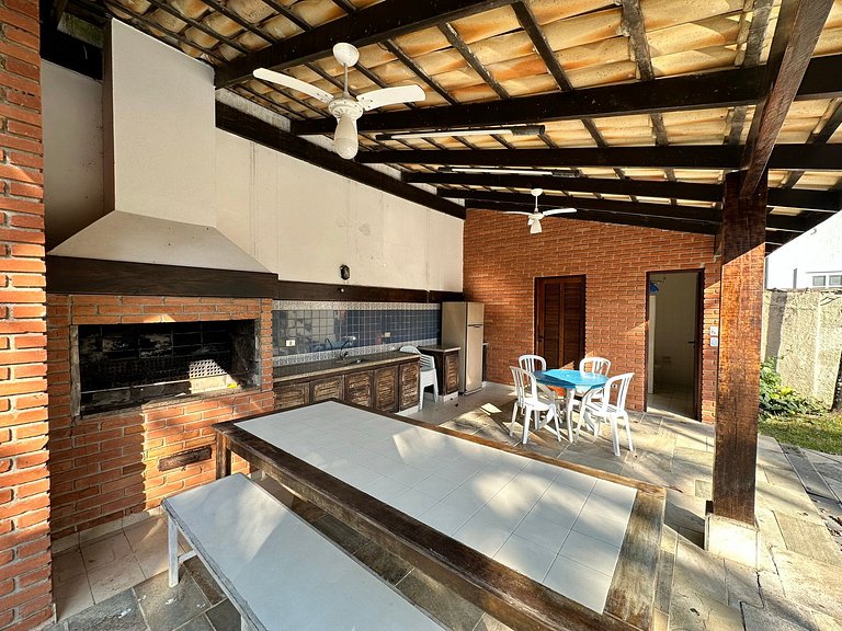 Casa 5 suítes, Piscina e Churrasqueira na Riviera em Bertiog