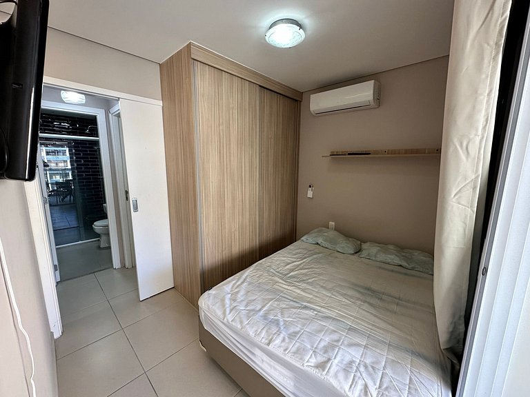 2 quartos- Estanconfor AC sacada fechada garagem com arrumaç