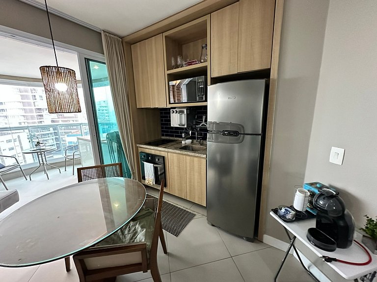 Unique (Ex-Estanconfor) Ar Cond, e sacada fechada Apto 1304