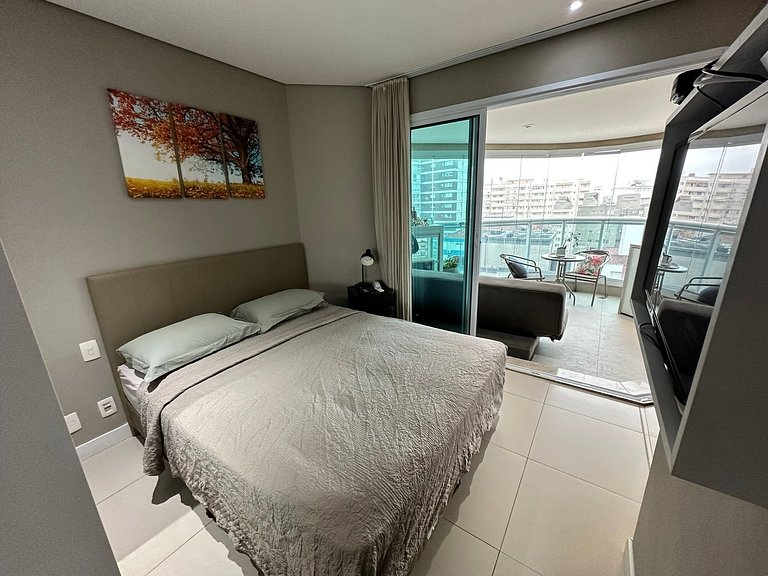 Unique (Ex-Estanconfor) Ar Cond, e sacada fechada Apto 1304