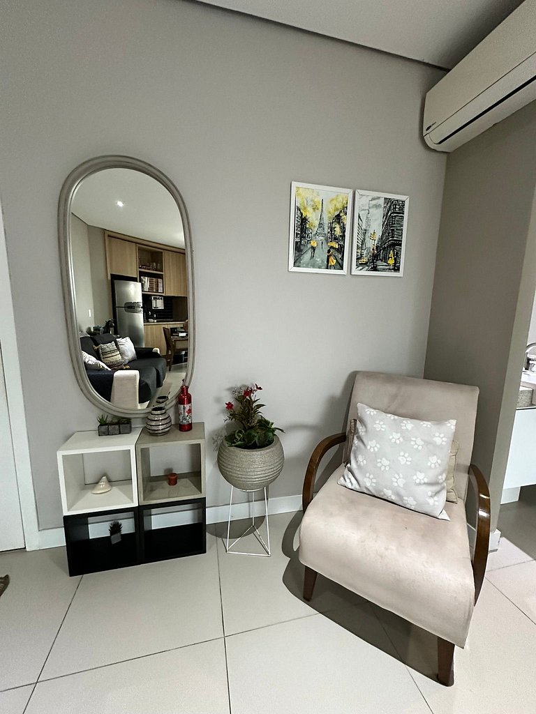 Unique (Ex-Estanconfor) Ar Cond, e sacada fechada Apto 1304