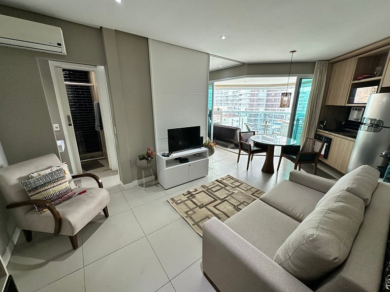 Unique (Ex-Estanconfor) Ar Cond, e sacada fechada Apto 1304