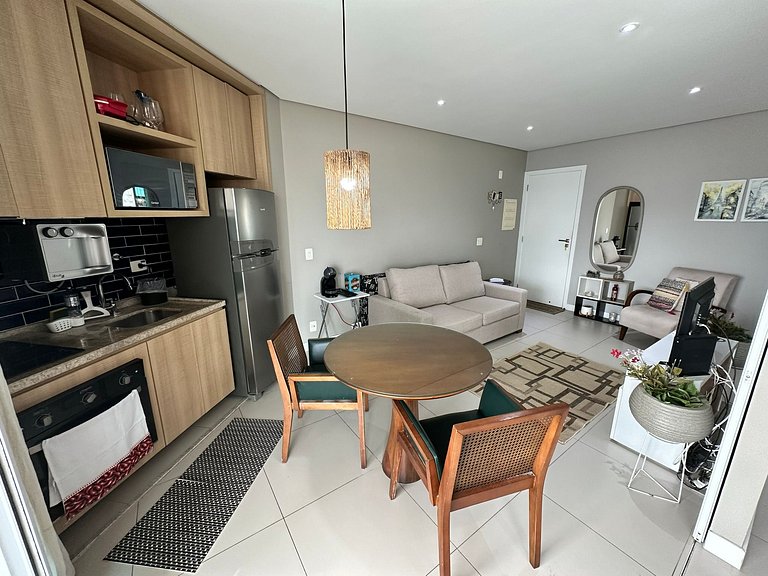 Unique (Ex-Estanconfor) Ar Cond, e sacada fechada Apto 1304