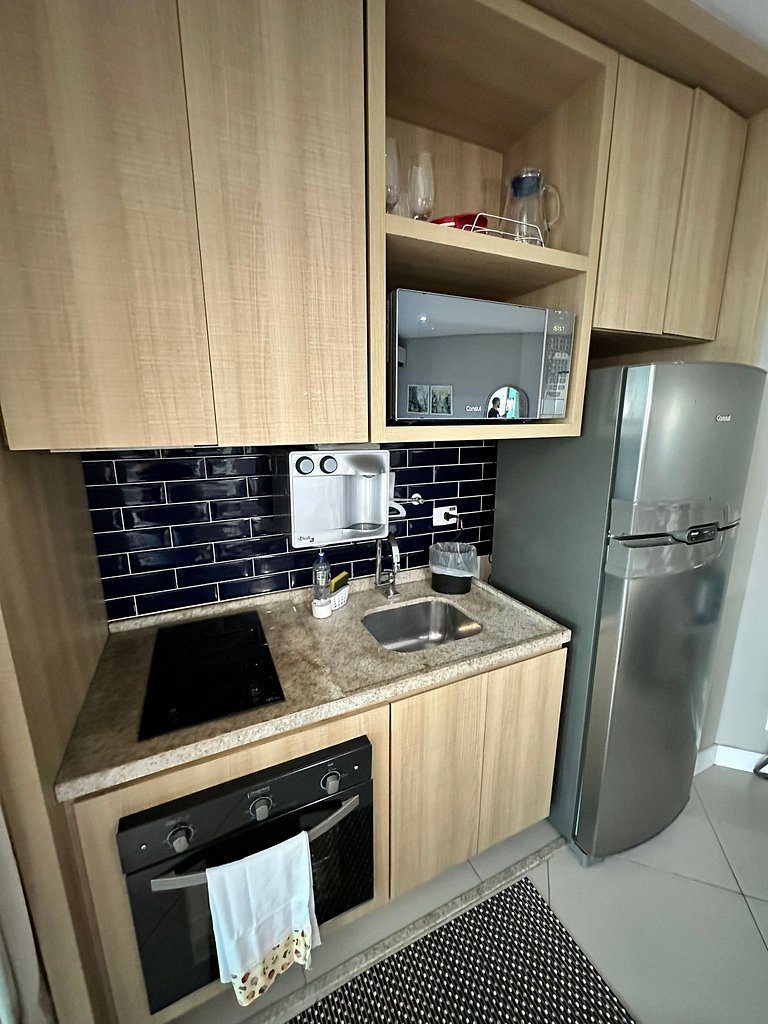 Unique (Ex-Estanconfor) Ar Cond, e sacada fechada Apto 1304