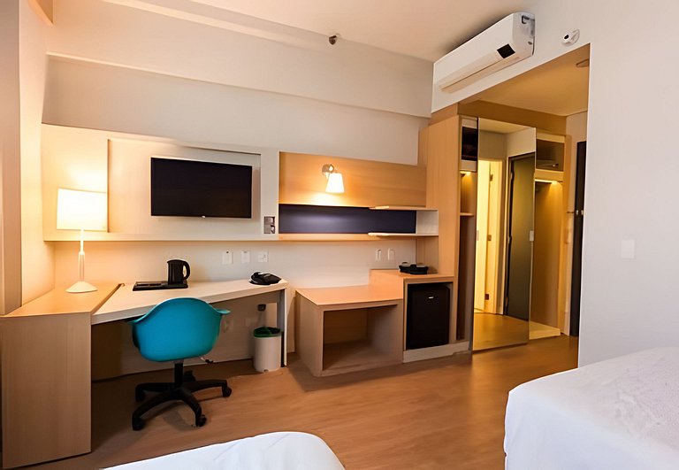 Stay Inn Familiar com piscina na quadra da Praia