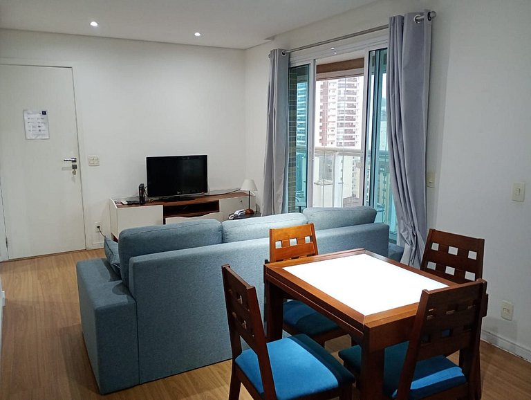 Flat quadra da Praia com Garagem Piscina Ar Condic