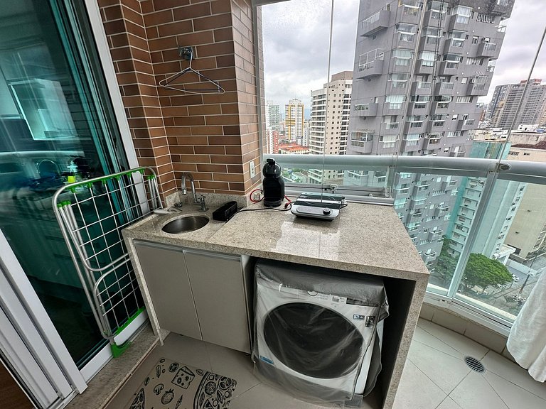 Flat quadra da Praia com Garagem Piscina Ar Condic