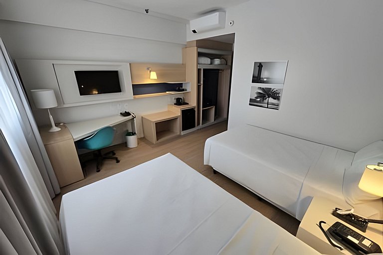 Quarto Duplo p/ até 4 pessoas 50m da praia