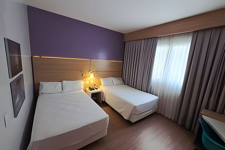 Quarto Duplo p/ até 4 pessoas 50m da praia