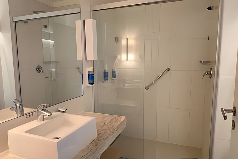 Quarto 2 Camas no Ponto Mais Nobre de Santos